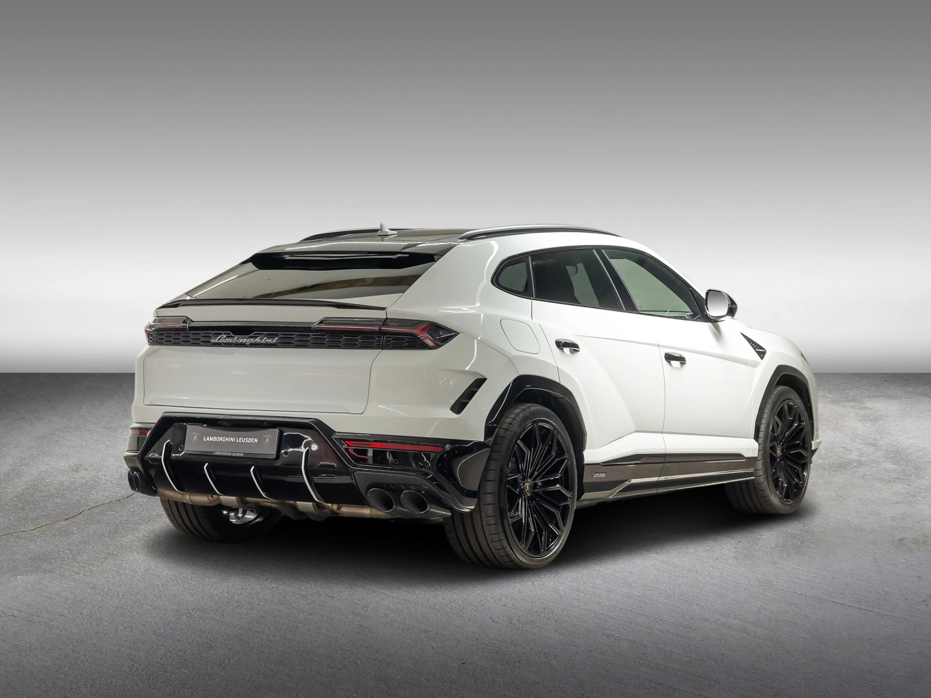 Lamborghini Urus SE | Pano | B&O | 23'' | Syle Pack Gloss Black — photo 3