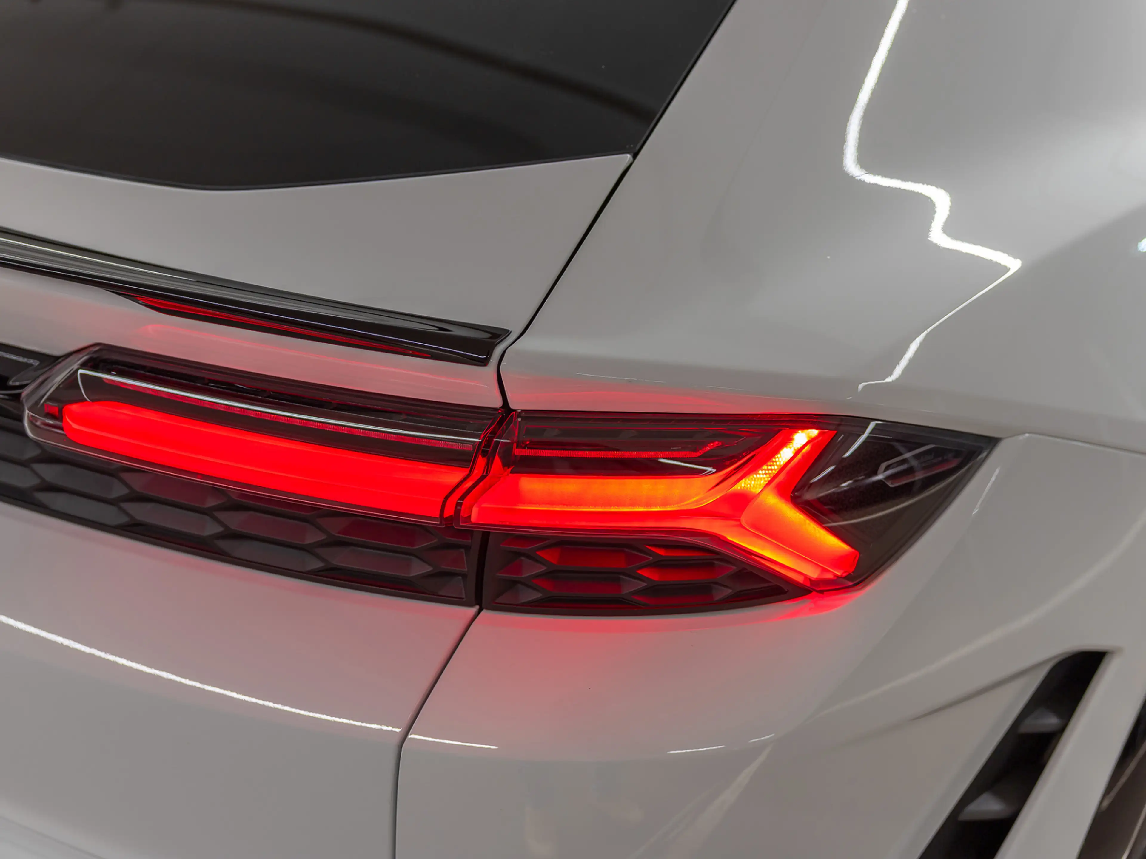 Lamborghini Urus SE | Pano | B&O | 23'' | Syle Pack Gloss Black — photo 13