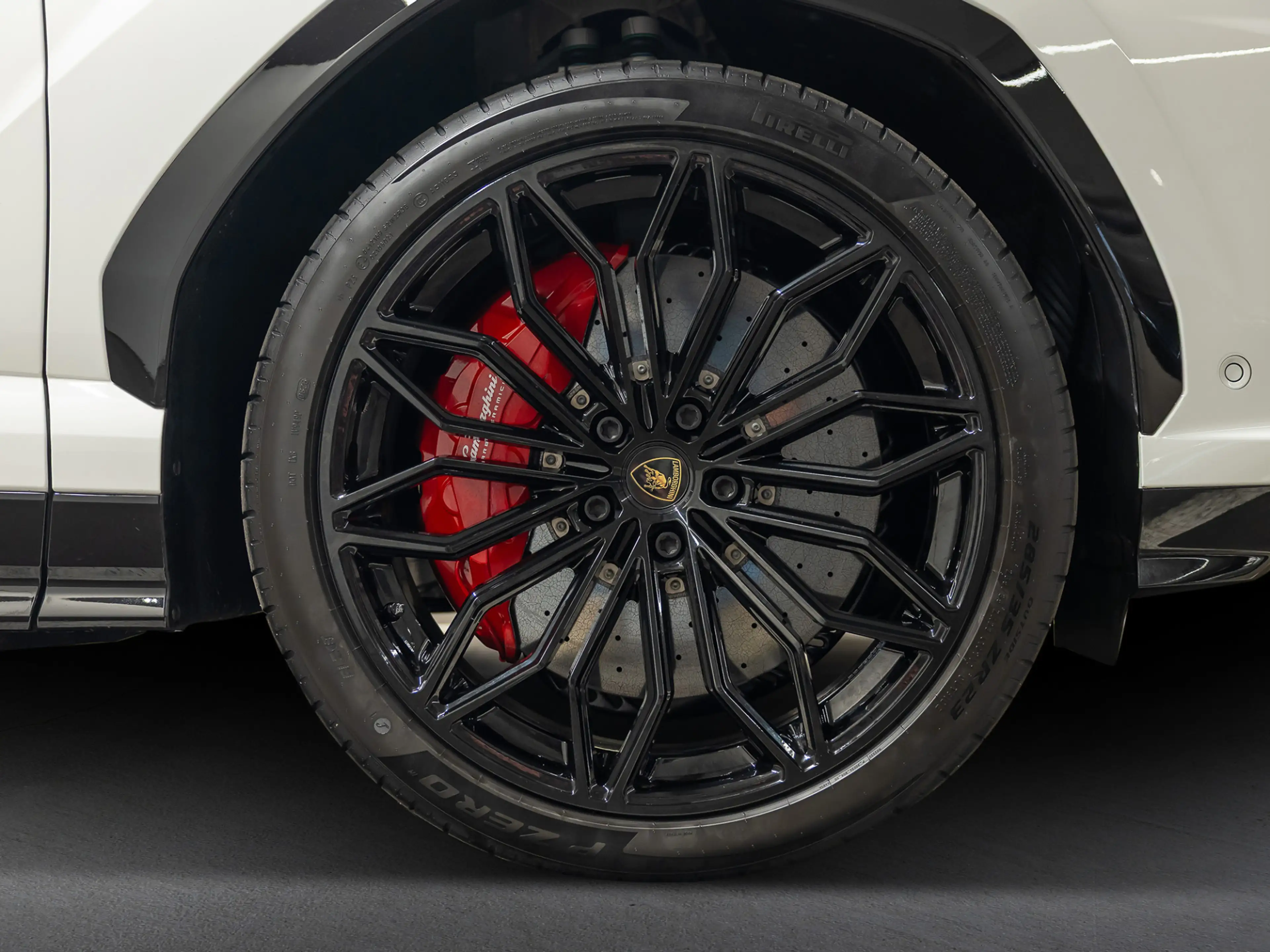 Lamborghini Urus SE | Pano | B&O | 23'' | Syle Pack Gloss Black — photo 9