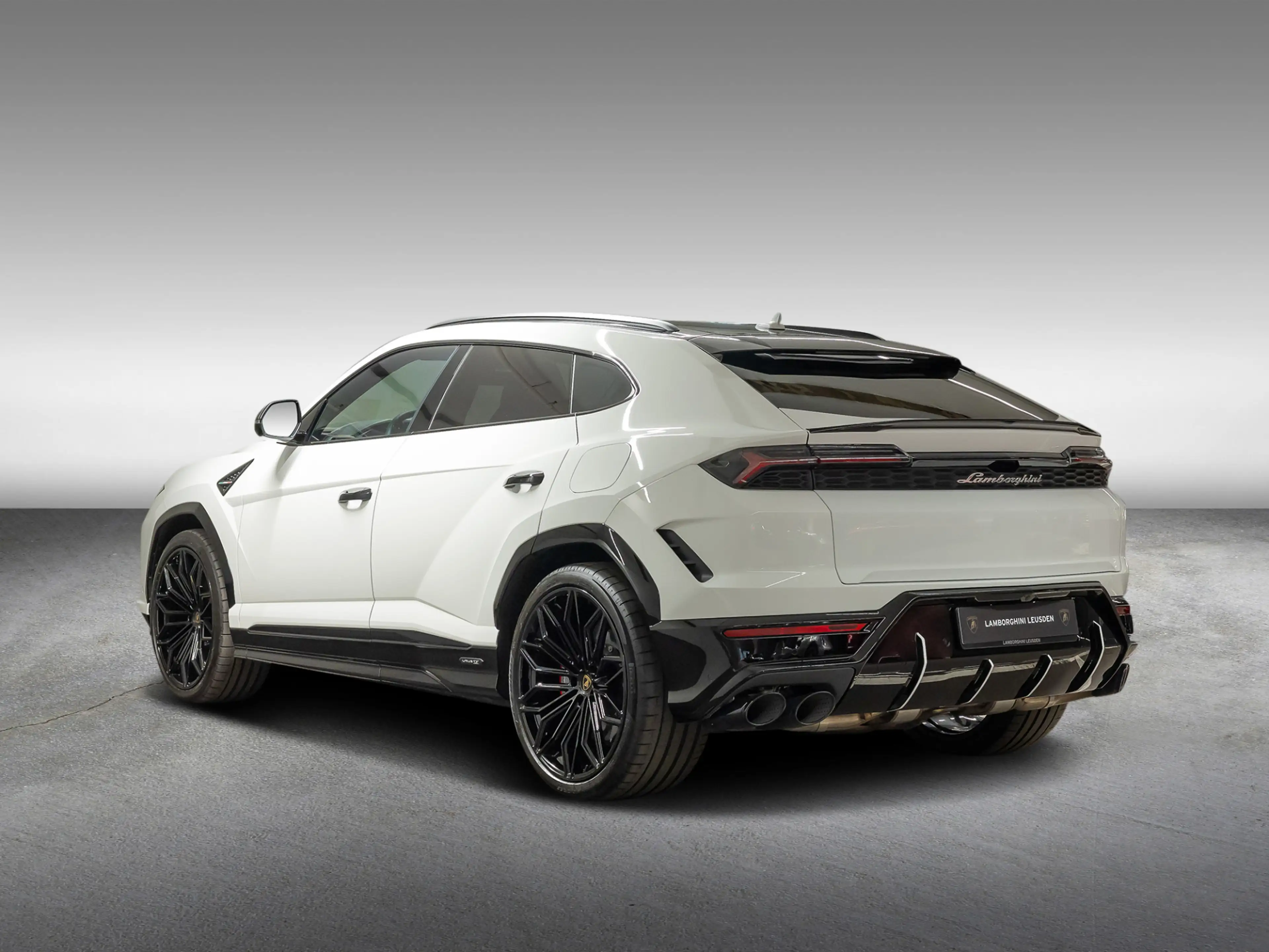 Lamborghini Urus SE | Pano | B&O | 23'' | Syle Pack Gloss Black — photo 12