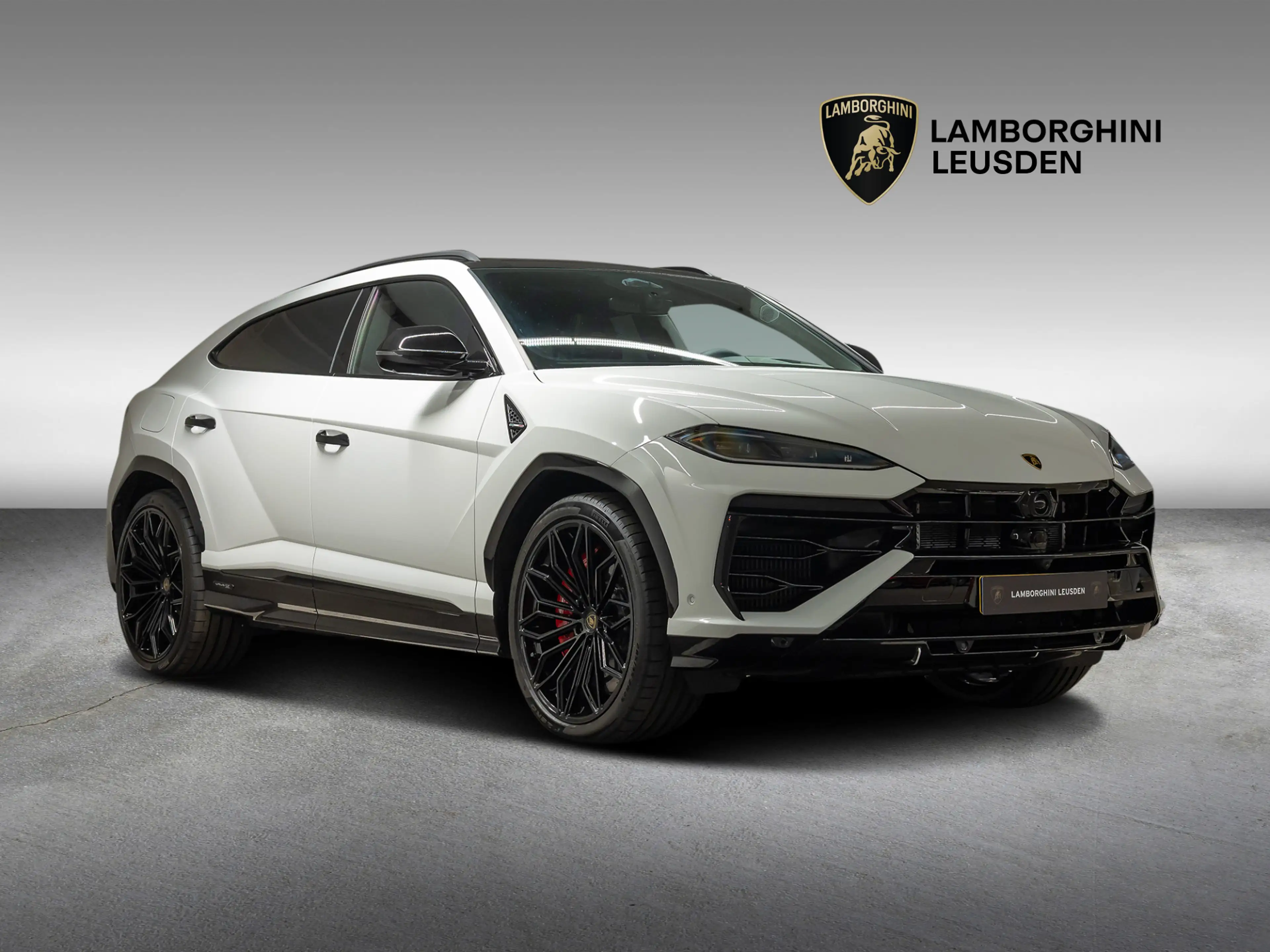 Lamborghini Urus SE | Pano | B&O | 23'' | Syle Pack Gloss Black