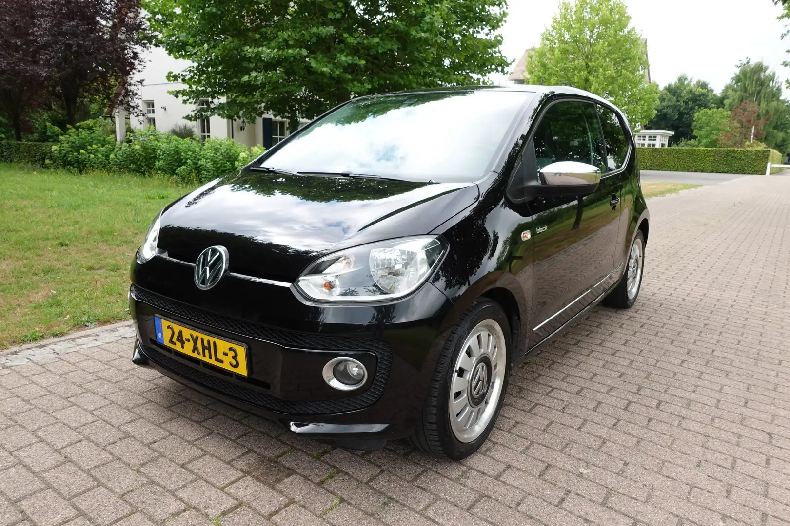 Volkswagen up! 1.0 high Up! Black Edition BlueMotion | NAP | NL A Zwart - 2