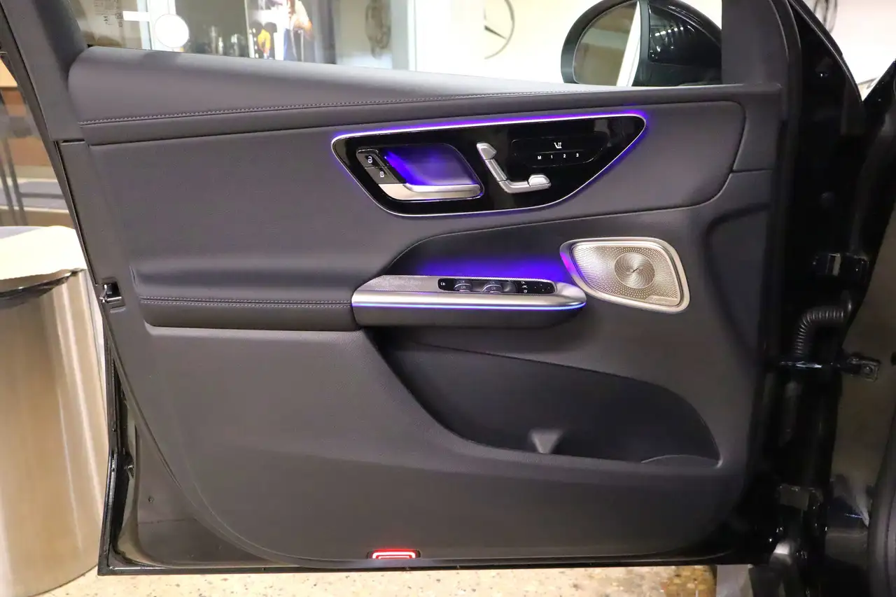 Mercedes-Benz GLC снимка Mercedes-Benz GLC