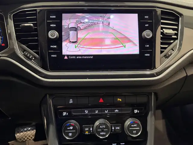 Volkswagen T-Roc view 15