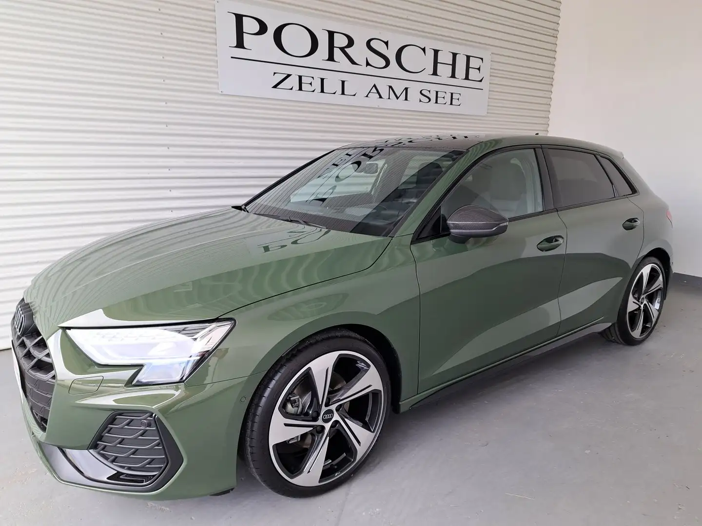 Audi A3 35 TFSI S line Groen - 2