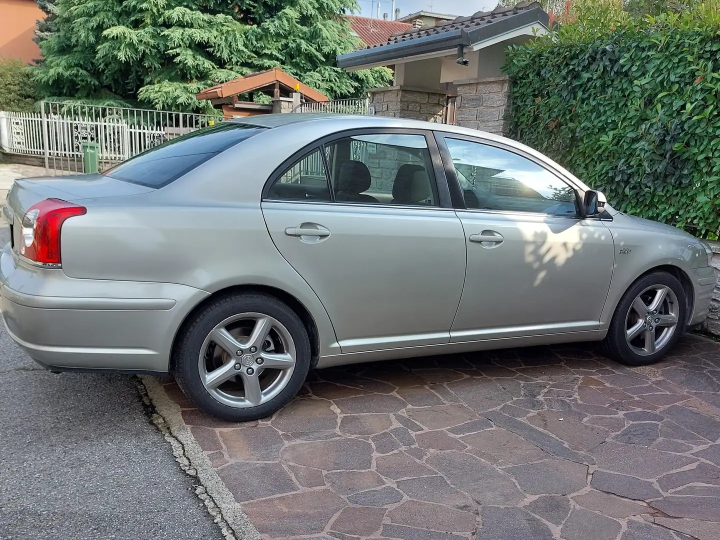Toyota Avensis Avensis II 2007 2.2 d-cat 16v 177cv Grigio - 2