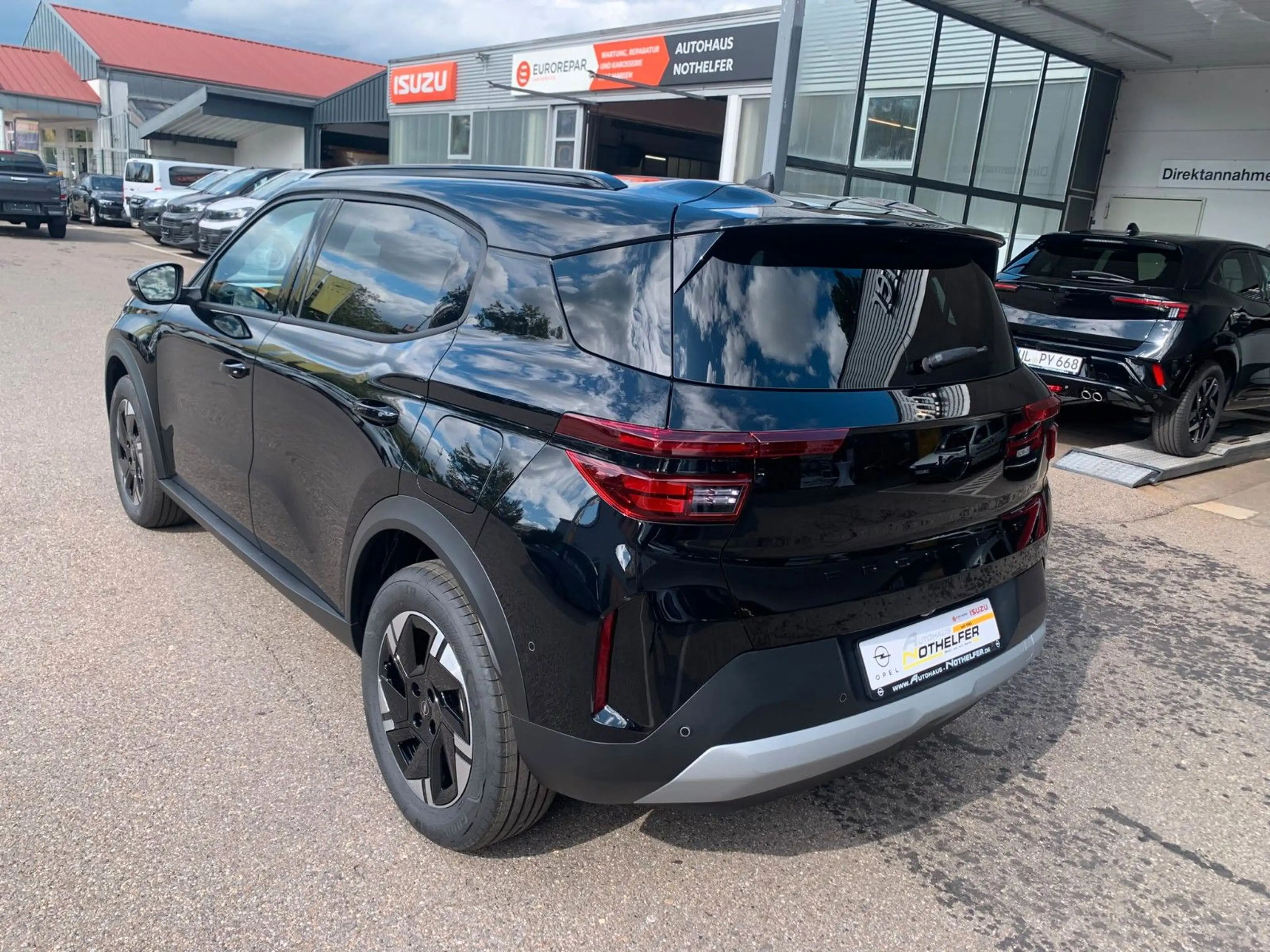 Opel Frontera Electric Ultimate 83 kW Extended Range — photo 8