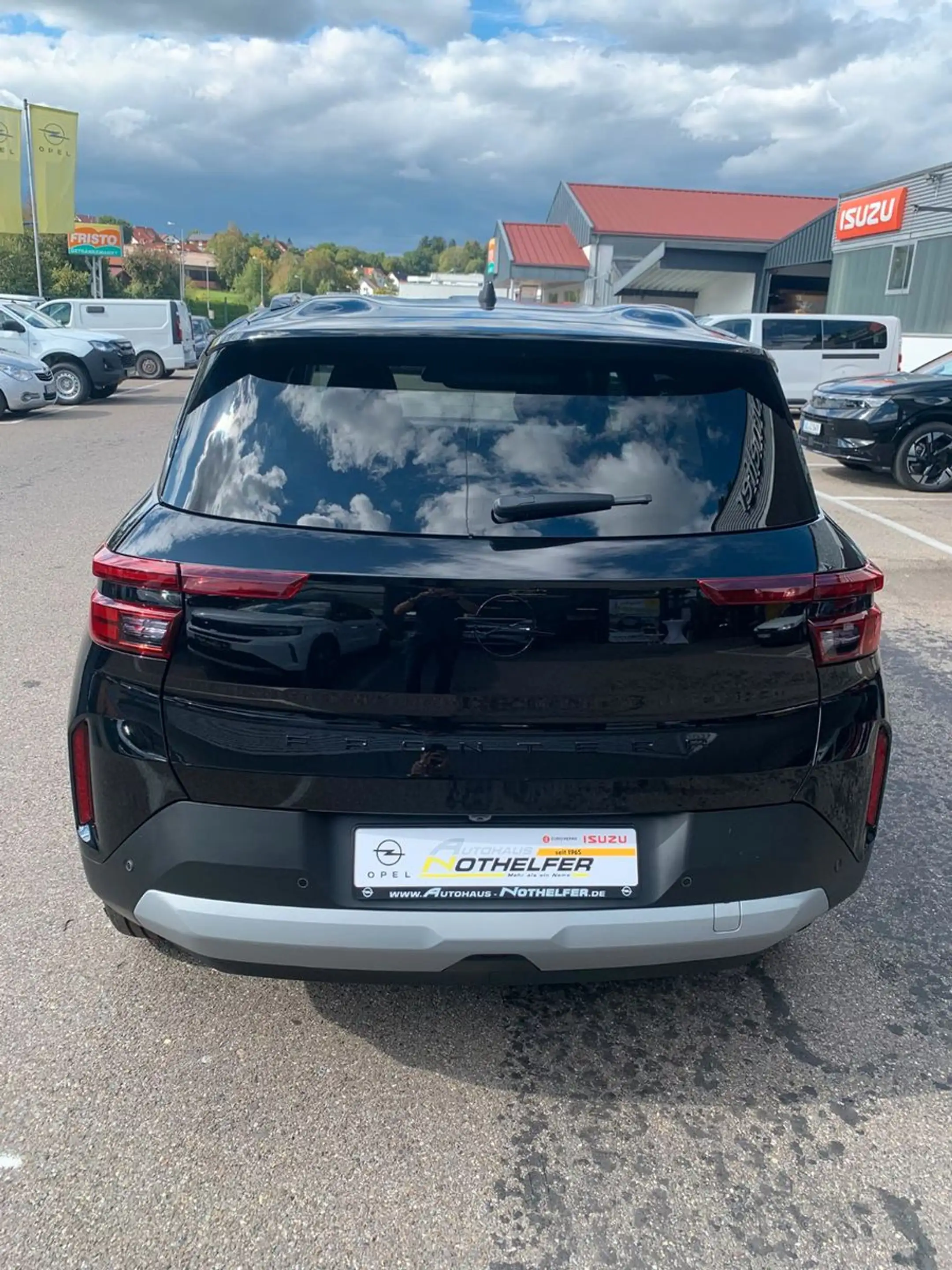 Opel Frontera Electric Ultimate 83 kW Extended Range — photo 7