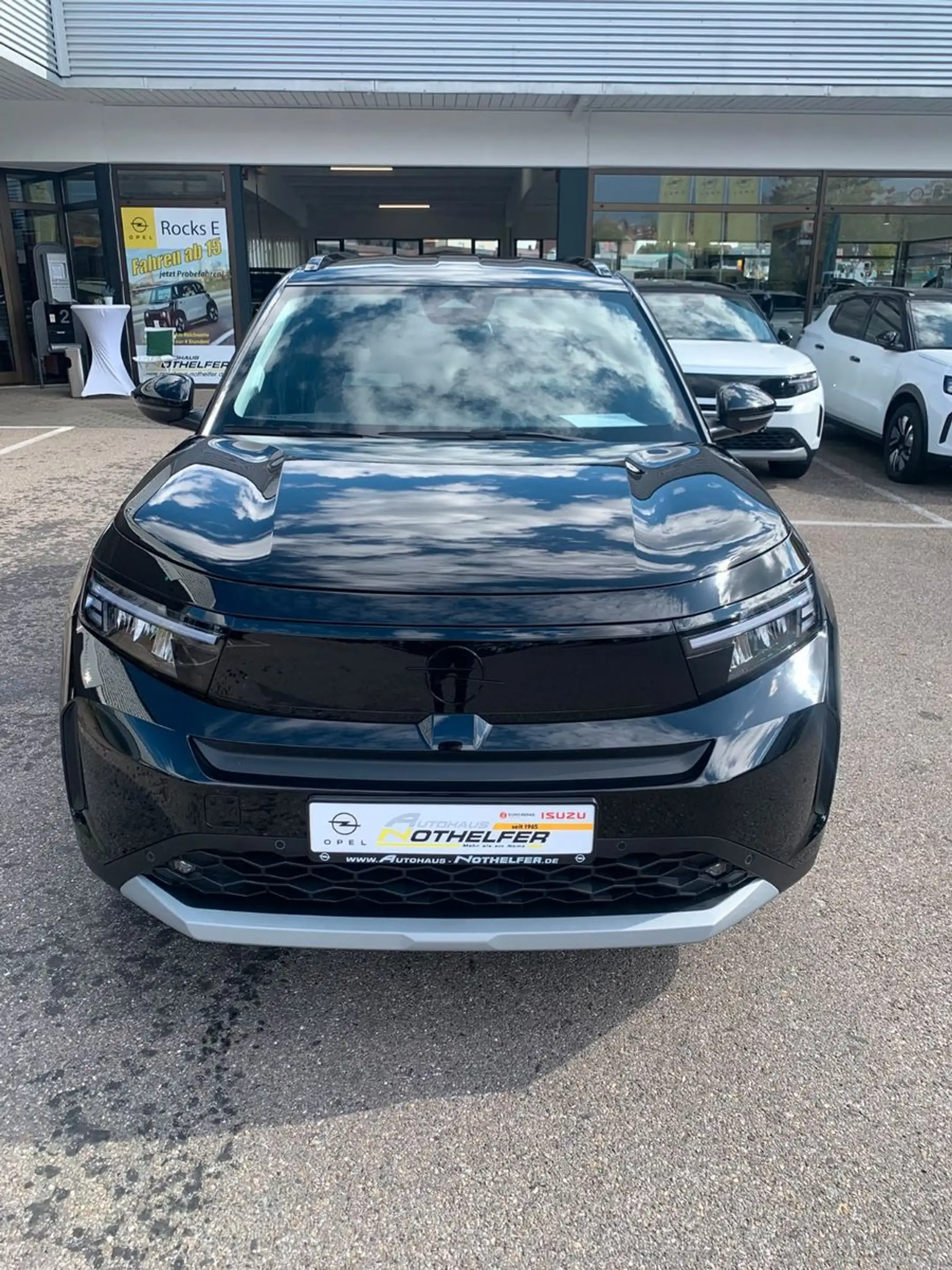 Opel Frontera Electric Ultimate 83 kW Extended Range — photo 3