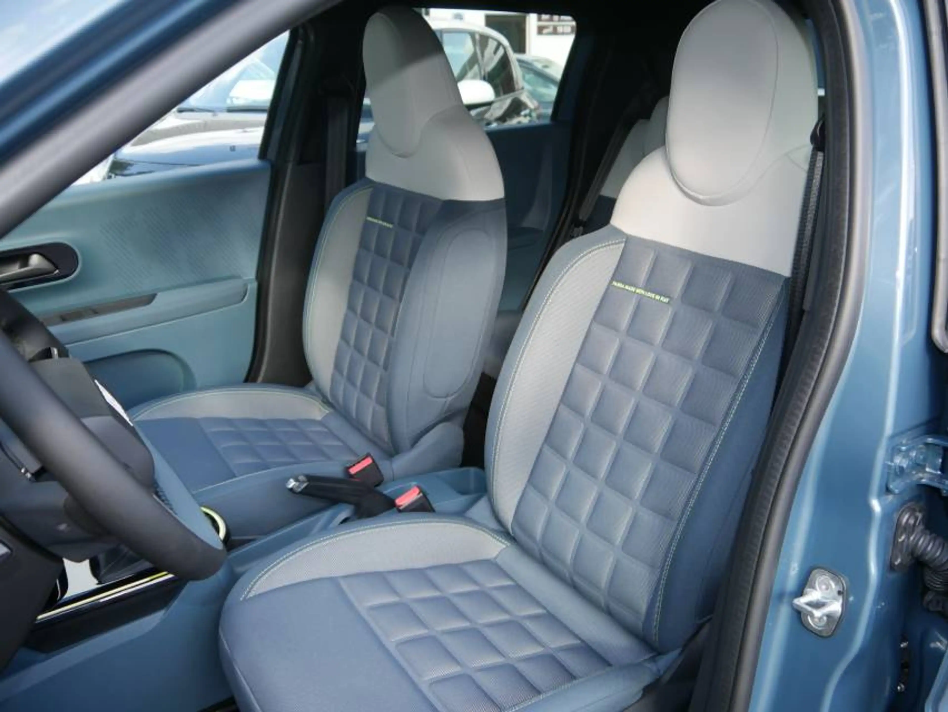 Fiat Grande Panda Benziner/Schalter la Prima Winterpaket (VOLL!) — photo 10