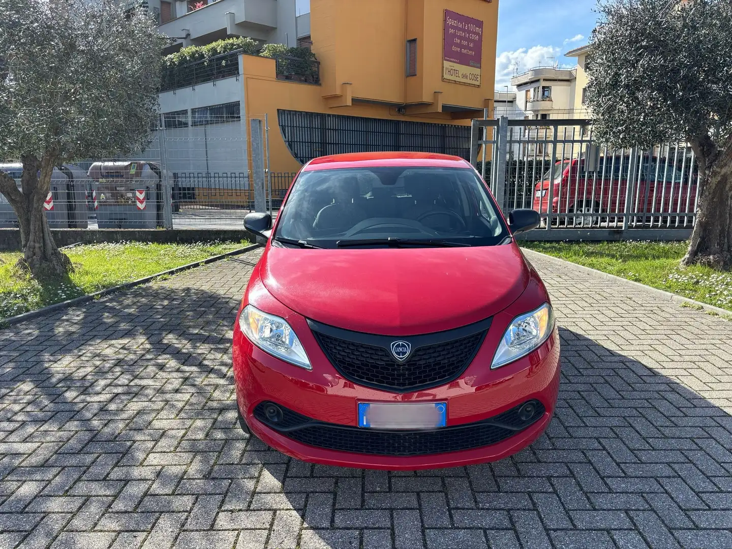 Lancia Ypsilon Ypsilon 1.0 firefly hybrid Silver s Rosso - 2