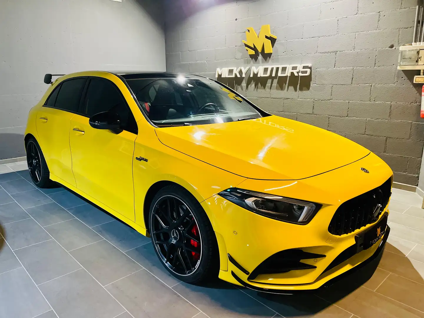 Mercedes-Benz A 35 AMG 4matic auto Jaune - 1