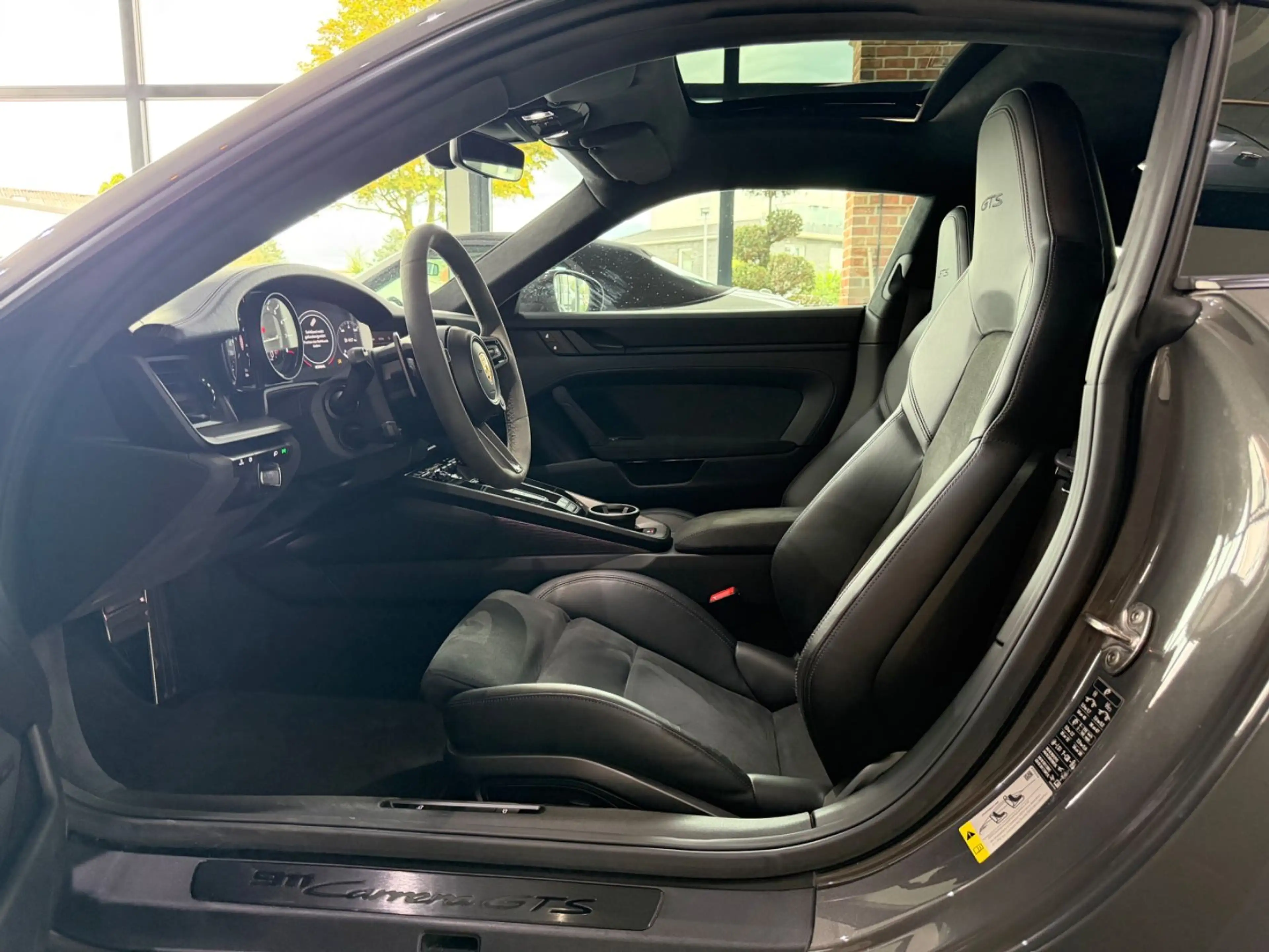 Porsche 992 Carrera  GTS/Aeropaket/18-Wege/Pano/Approvd. — photo 34