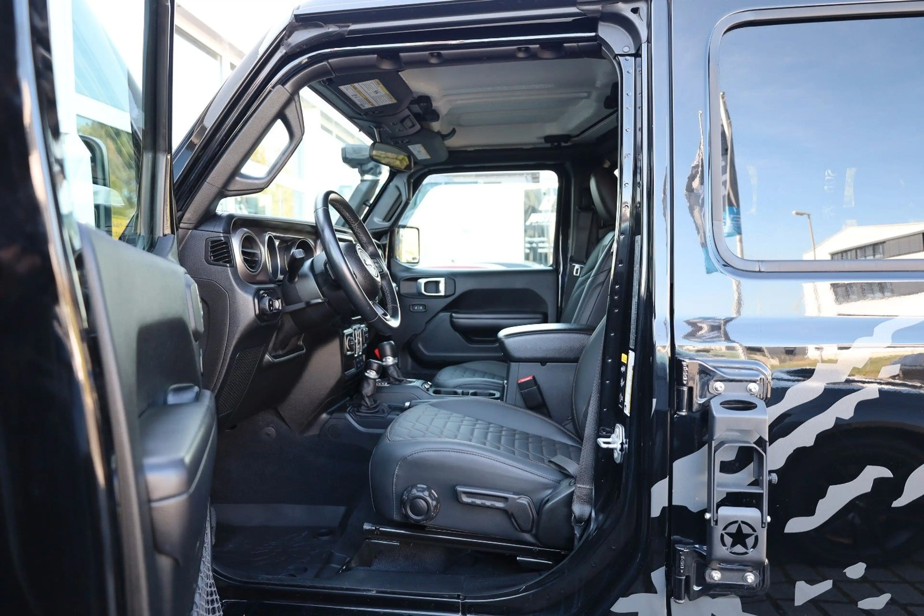 Jeep Wrangler Unlimited Willys/KAMERA/AHK/SHZ/BTH/R17 — photo 9
