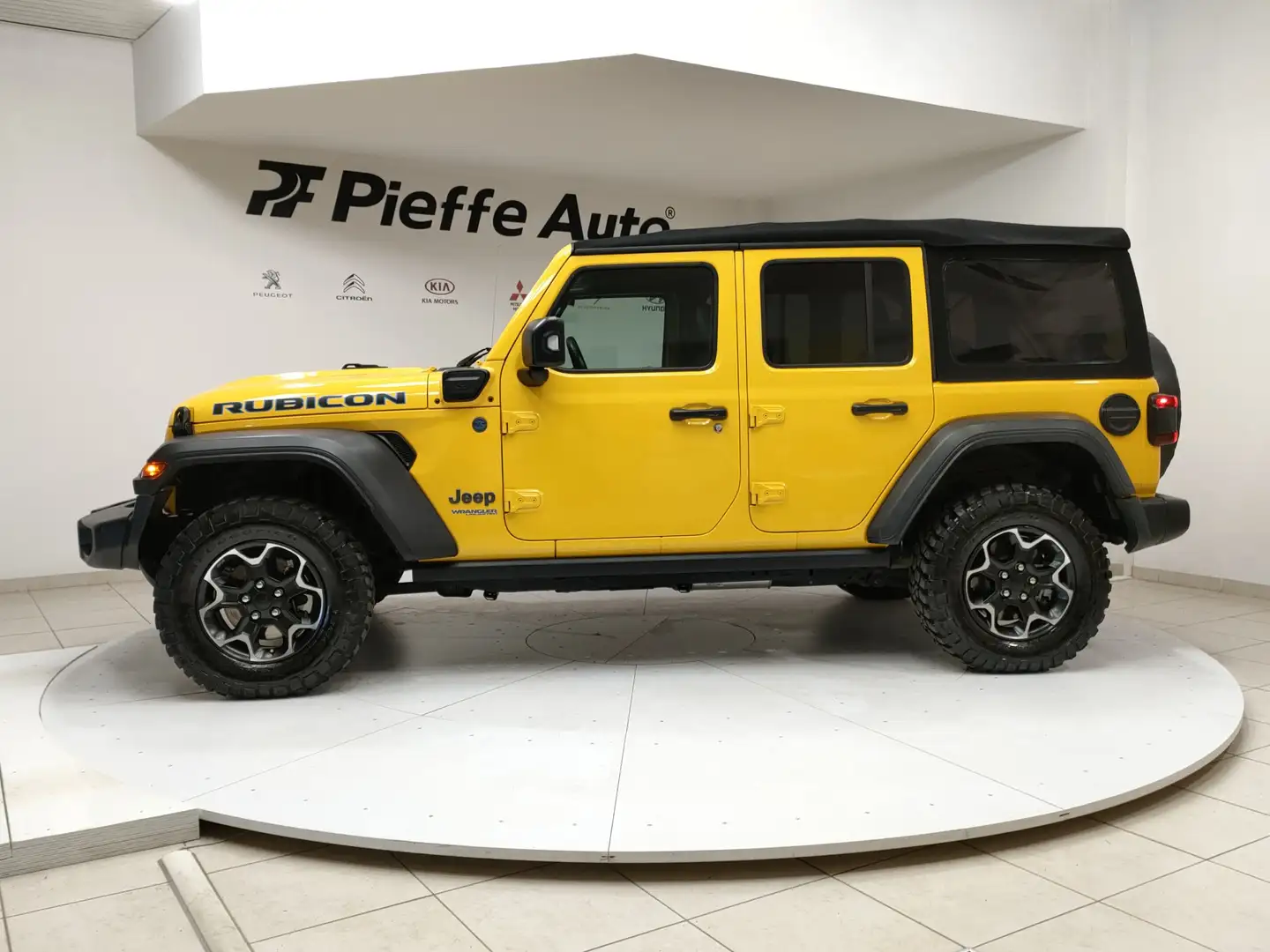Jeep Wrangler 4ª serie Unlimited 2.0 PHEV ATX 4xe Rubicon Giallo - 2