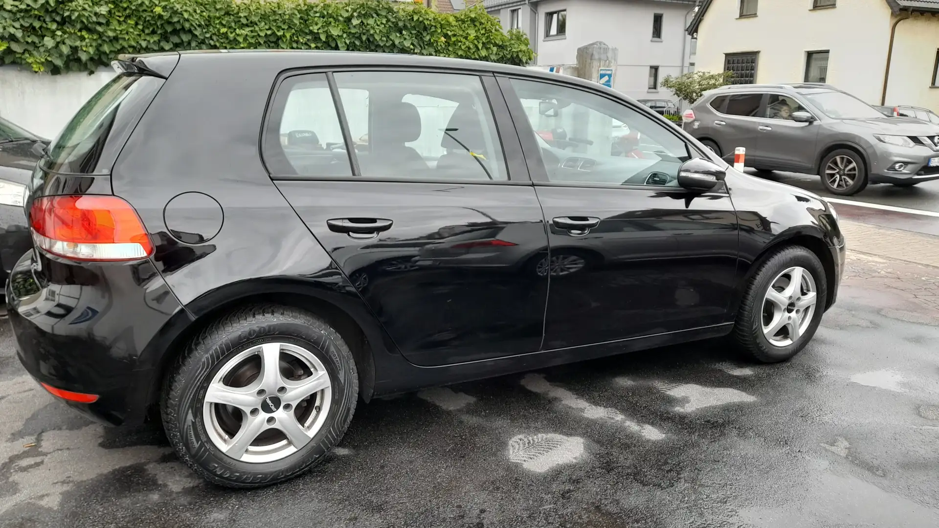 Volkswagen Golf Trendline Negro - 2