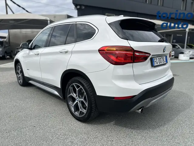 BMW X1 view 5