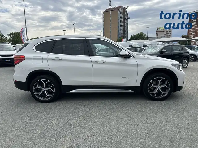 BMW X1 view 8