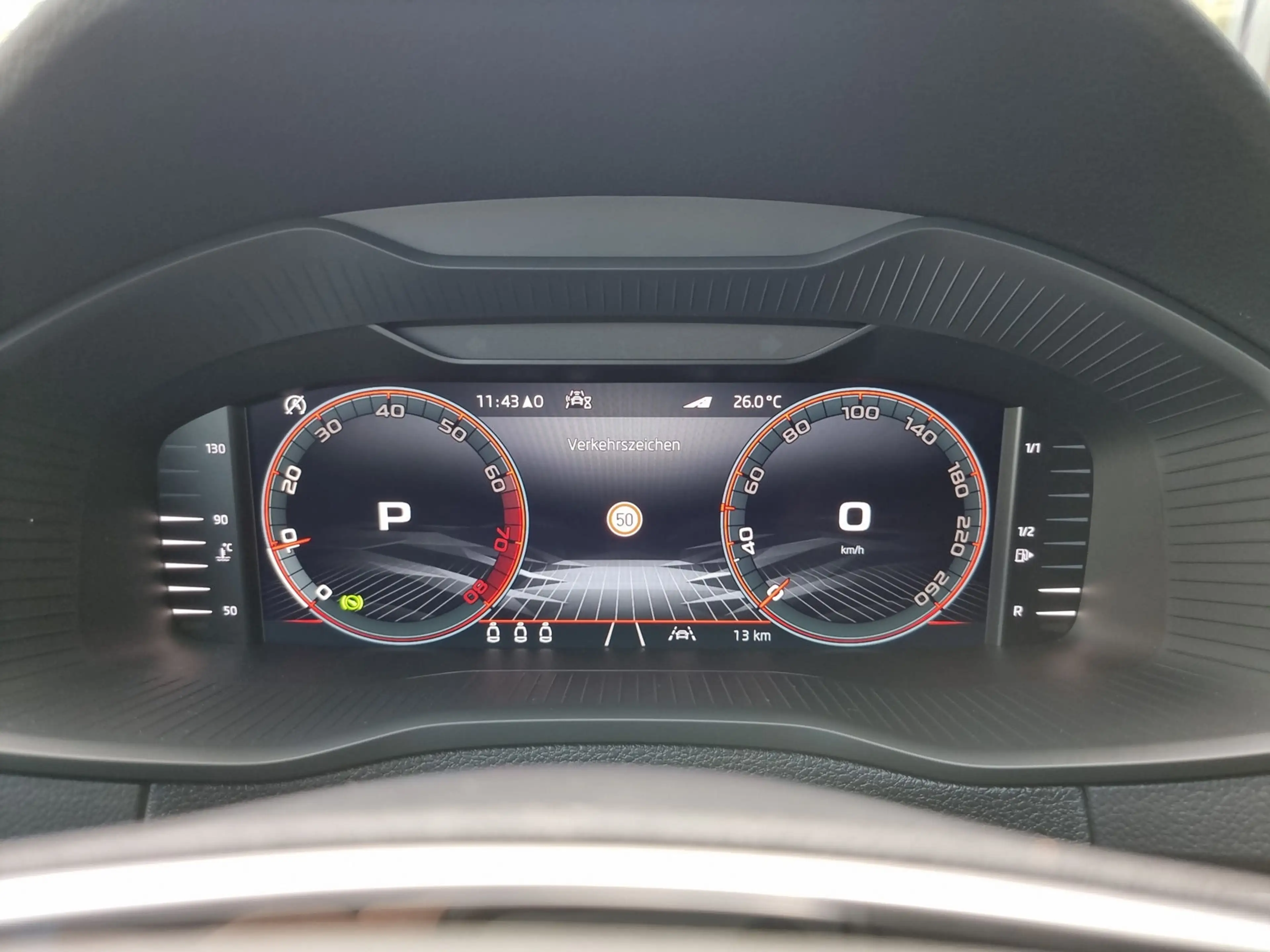 Skoda Karoq 1,5 TSI DSG Sportline AHK+RFK+LED — photo 14