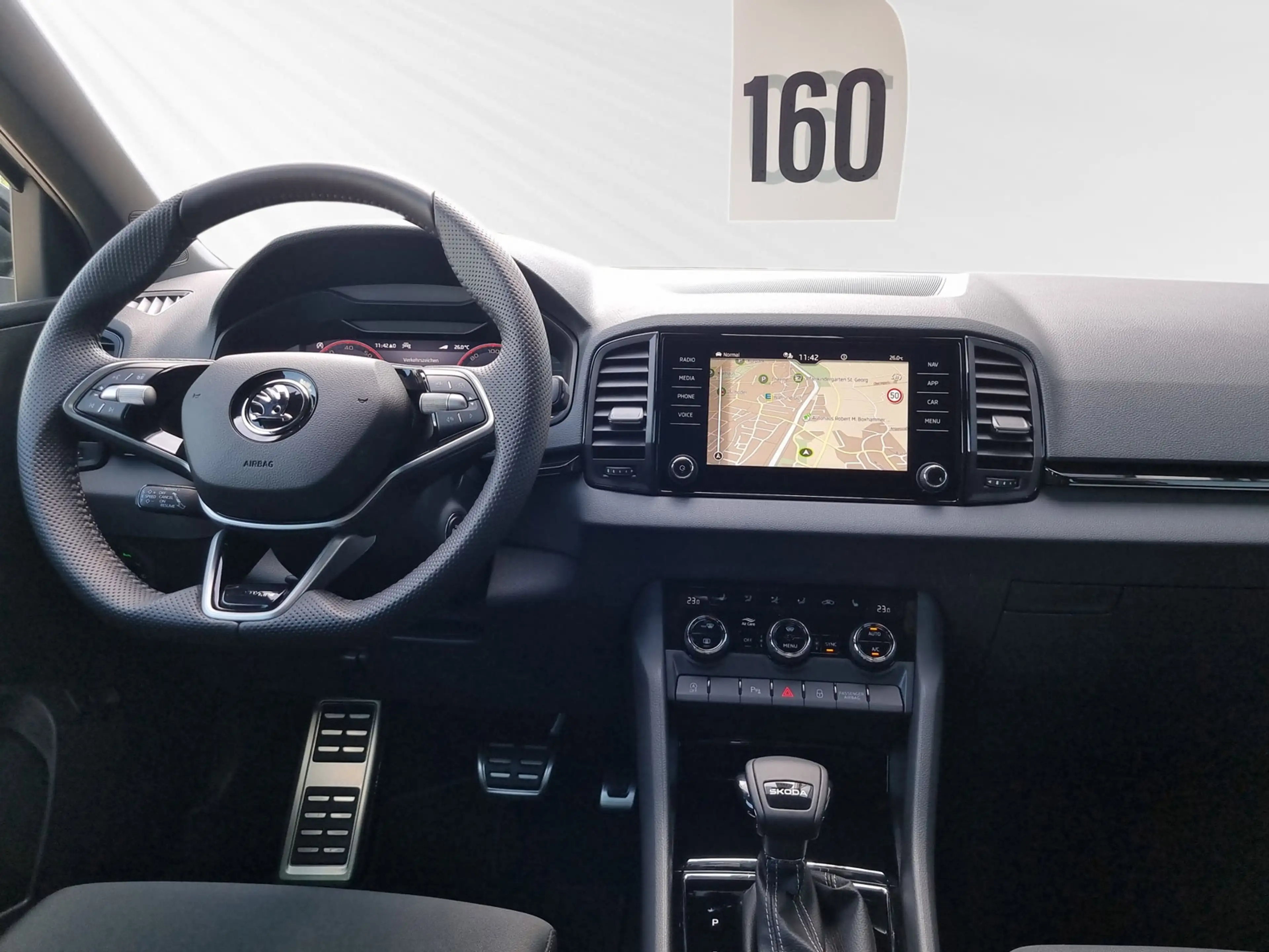 Skoda Karoq 1,5 TSI DSG Sportline AHK+RFK+LED — photo 13