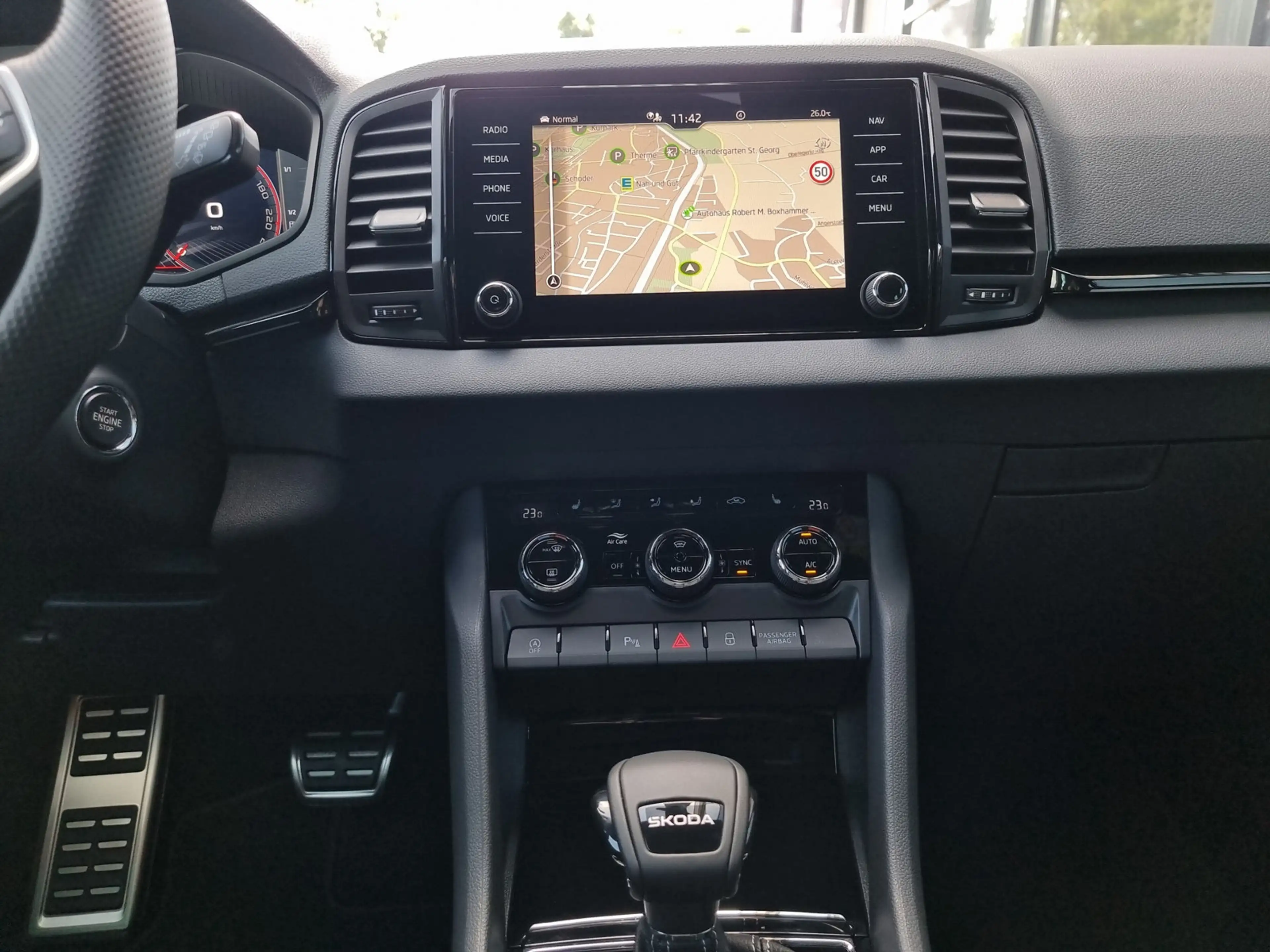 Skoda Karoq 1,5 TSI DSG Sportline AHK+RFK+LED — photo 15