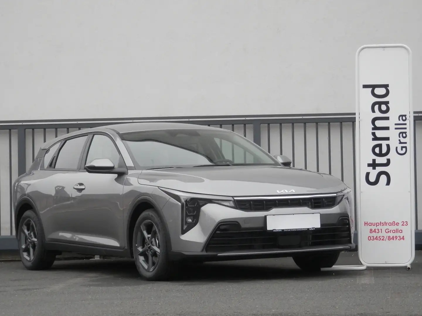 Kia K4 HB 1.0 TGDI 48V Silber DCT Grau - 2