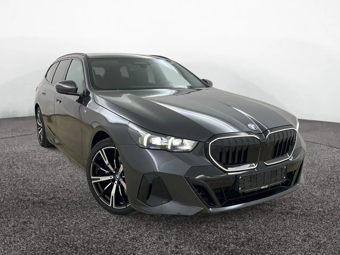 BMW 530 e Touring M Sport Pro AHK+PANO+B&W+360°KAM Grau - 2