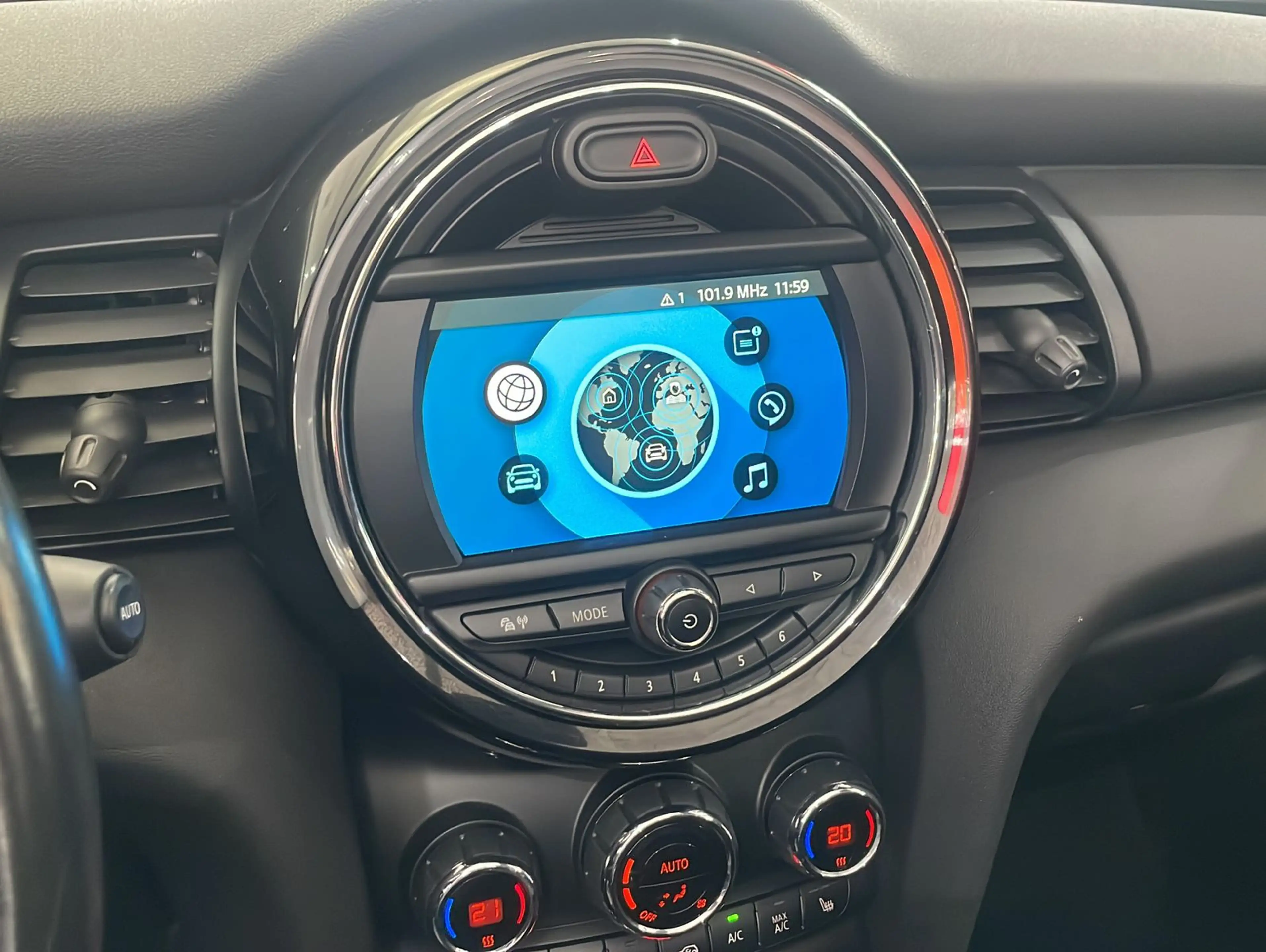 MINI One Cabrio - LED-Leder-Visual-Sitzheizung-PDC — photo 11