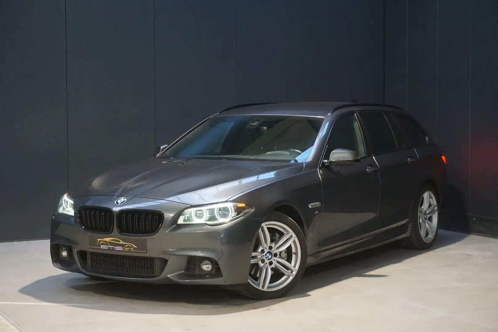 BMW 530 d Automaat- Xdrive- MPack- Navi- Xenon- Garantie! Grijs - 1
