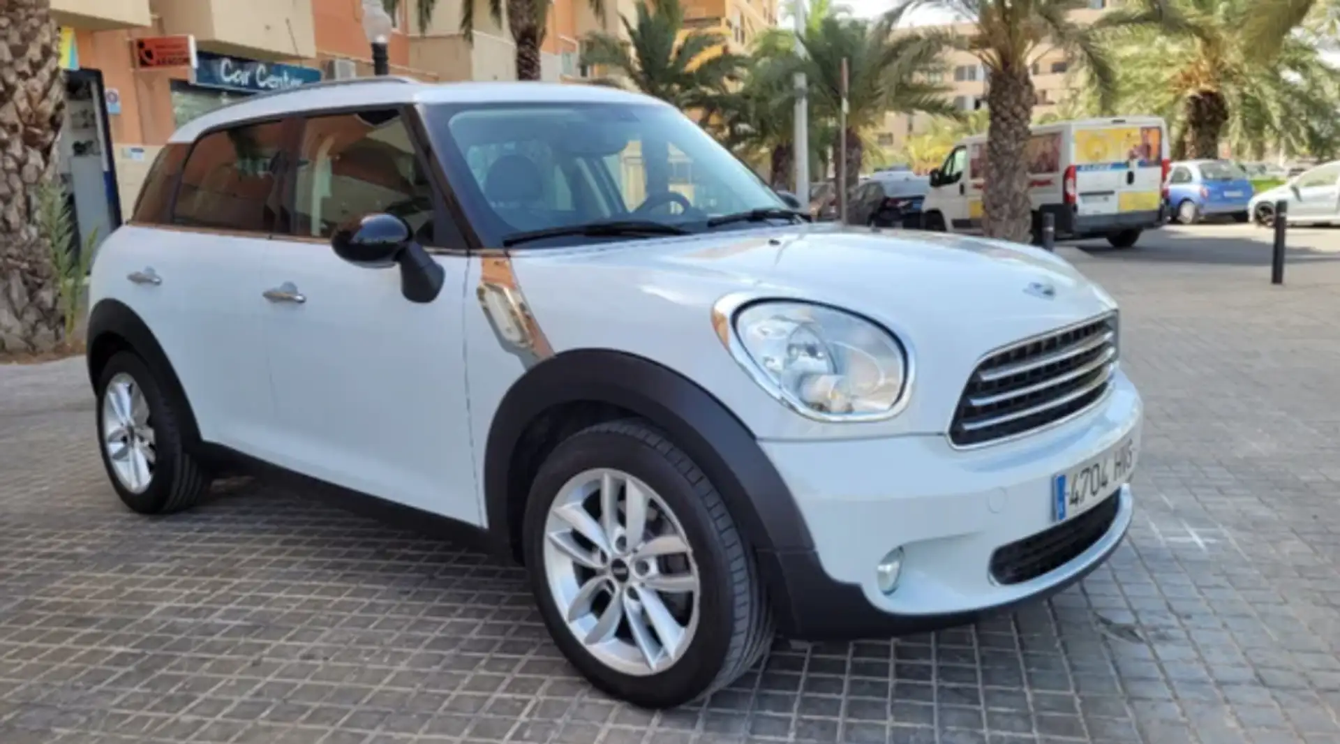 MINI Cooper Countryman D - 1
