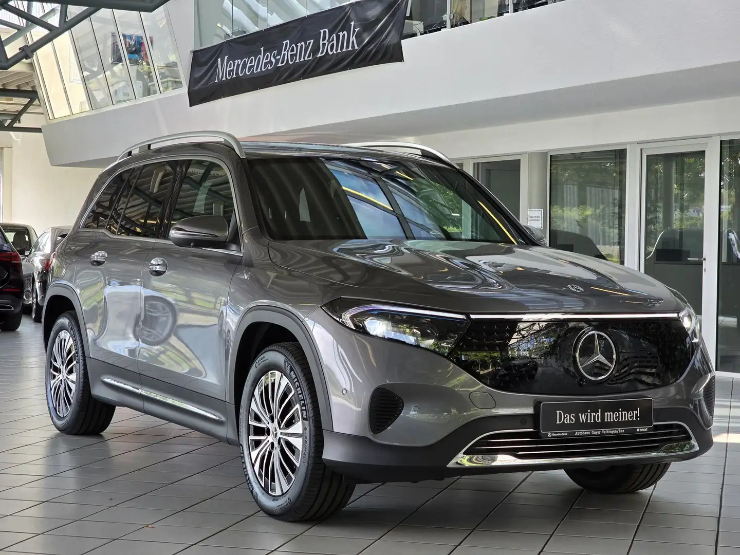 Mercedes-Benz EQB 300 4M Progressive DISTRONIC+360°KAM+CARPLAY Grau - 1