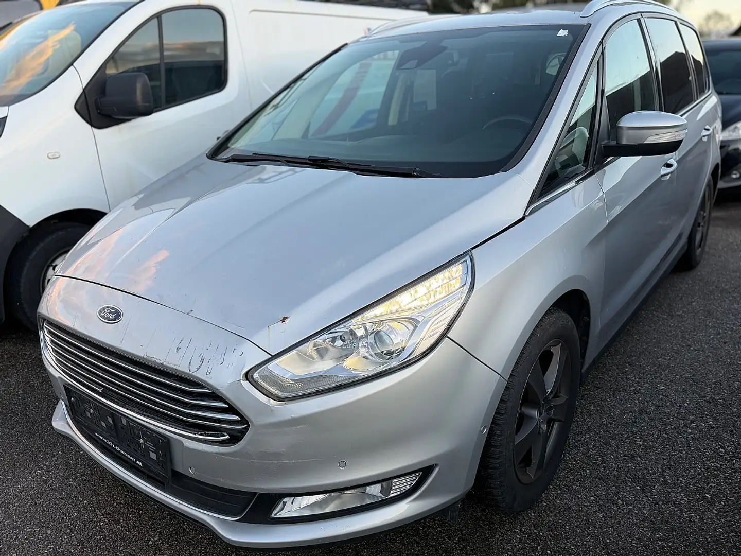 Ford Galaxy Plateado - 2