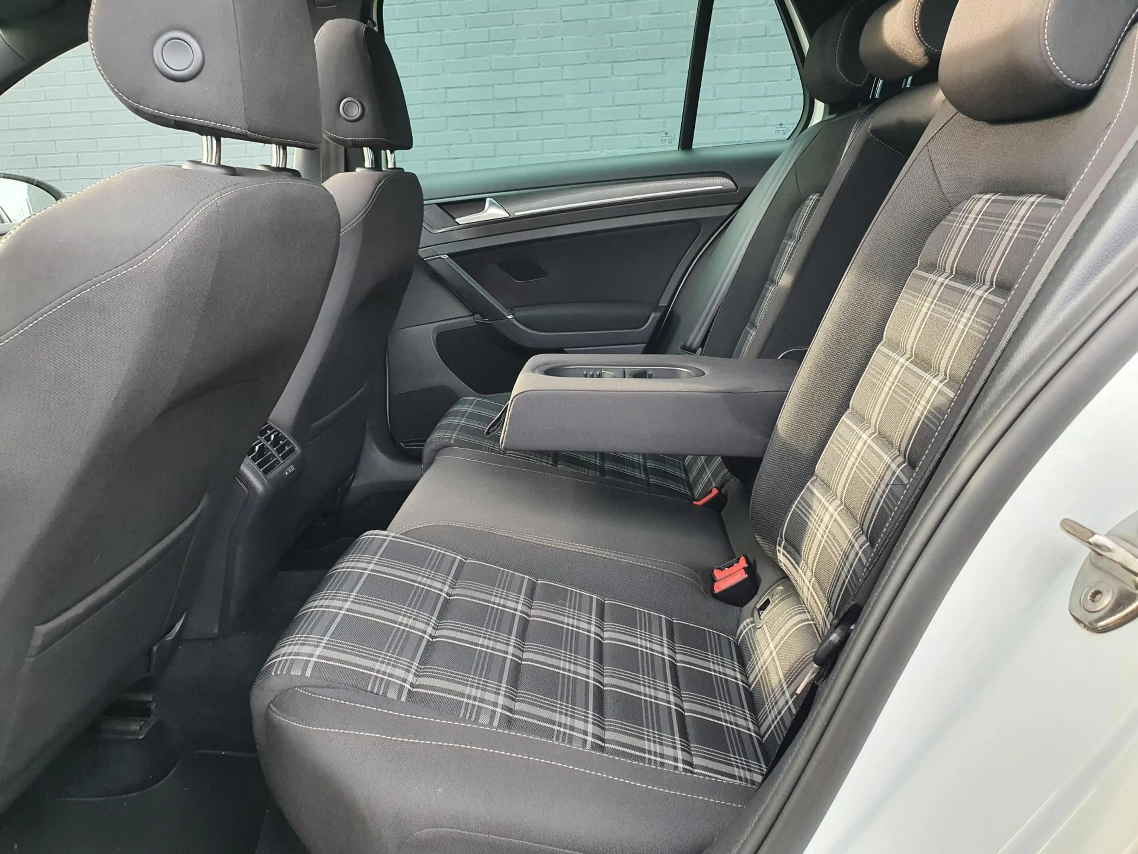 Volkswagen Golf GTD 2.0 TDI AUT PANO NAVI PSENSOR CRUISE 2 X SLEUTELS — photo 10