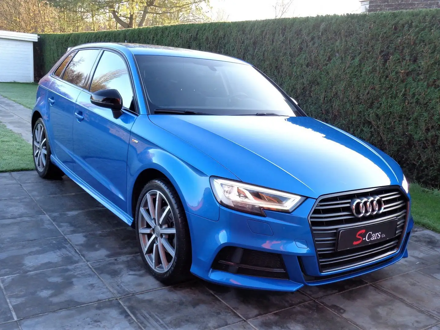 Audi A3 Sportback 35 TFSI S line tronic Bleu - 2