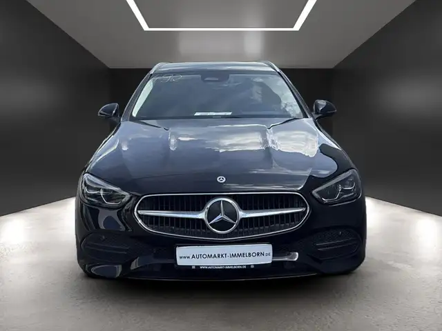 Mercedes-Benz 220 view 8