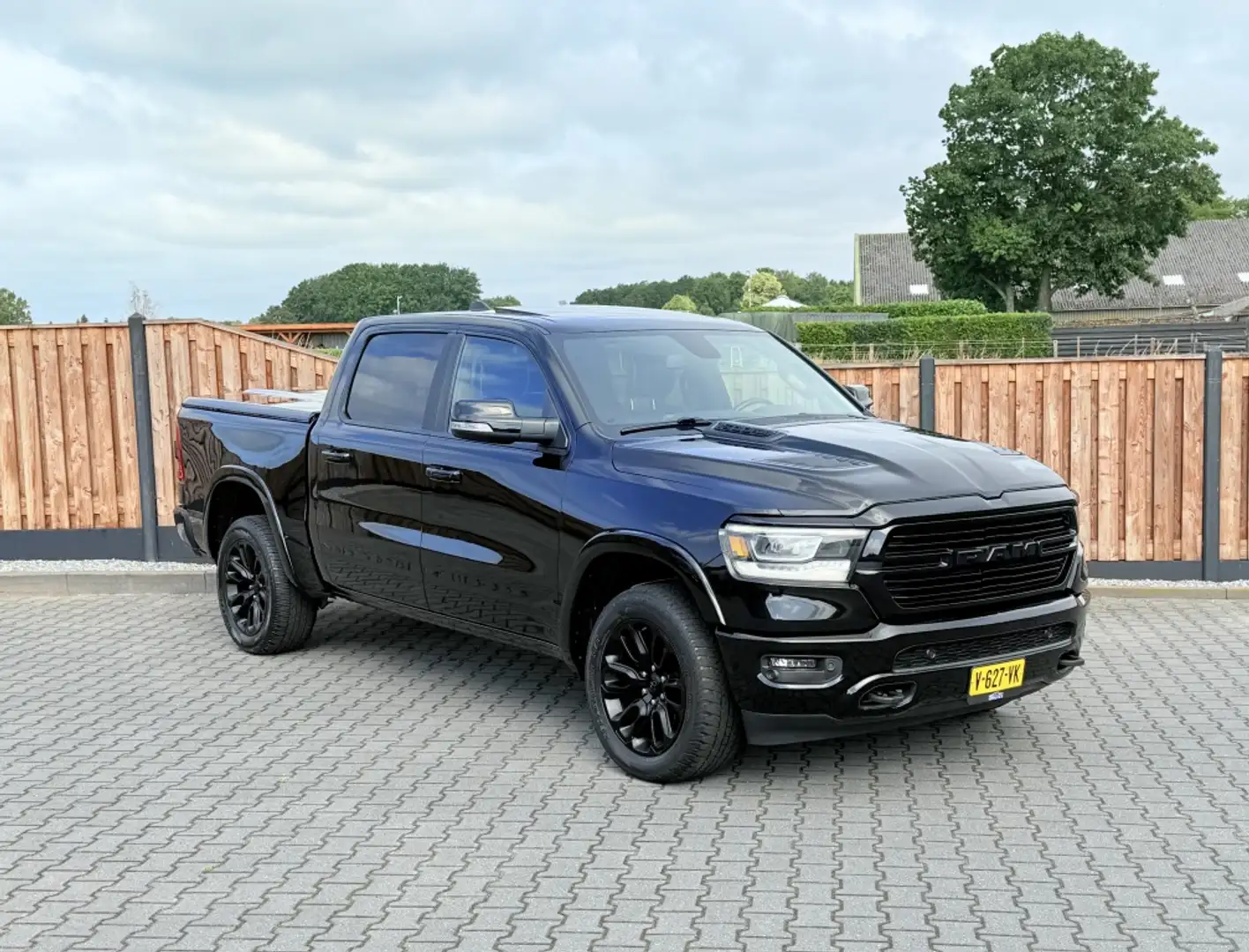 Dodge RAM 1500 5.7 V8 4x4 LARAMIE NIGHT EDIT. LUCHTVERING Noir - 1