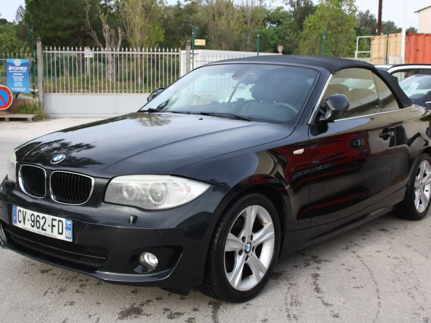 BMW 118 118d 143 ch Luxe A Černá - 1