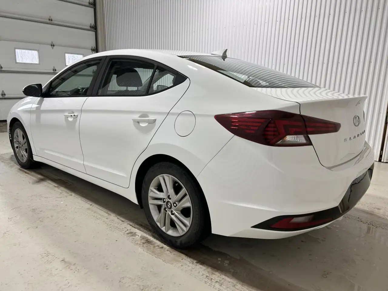 Hyundai ELANTRA снимка Hyundai ELANTRA