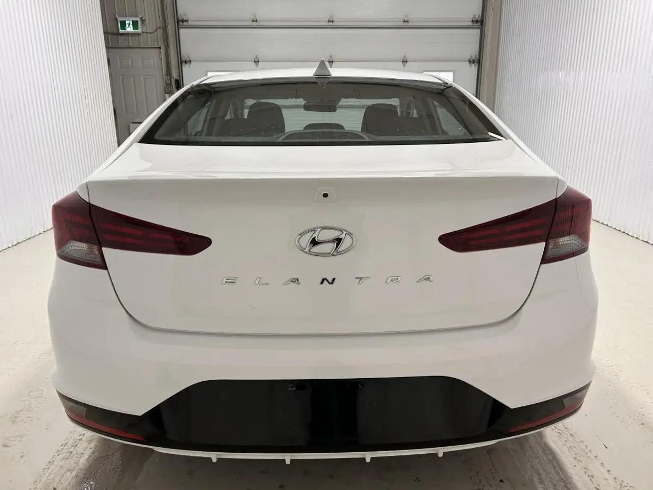 Hyundai ELANTRA снимка Hyundai ELANTRA