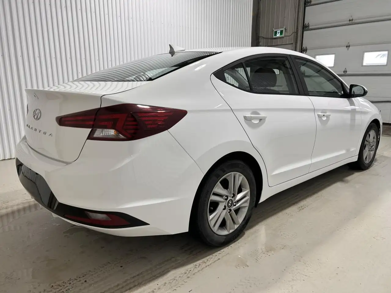 Hyundai ELANTRA снимка Hyundai ELANTRA