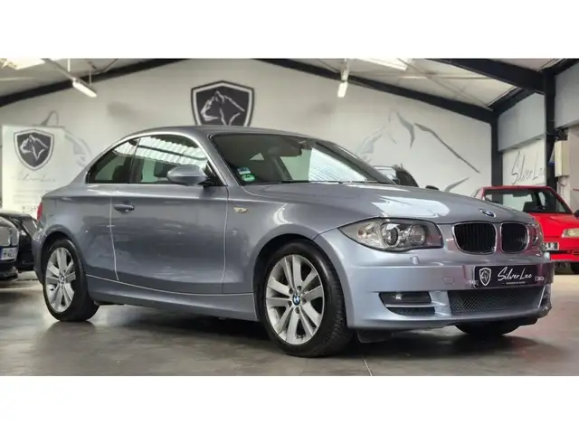 BMW 125 SERIE 125i COUPE BVA E82 / 1ERE MAIN / HISTORIQUE COMPLET / FAIBLE KIL
