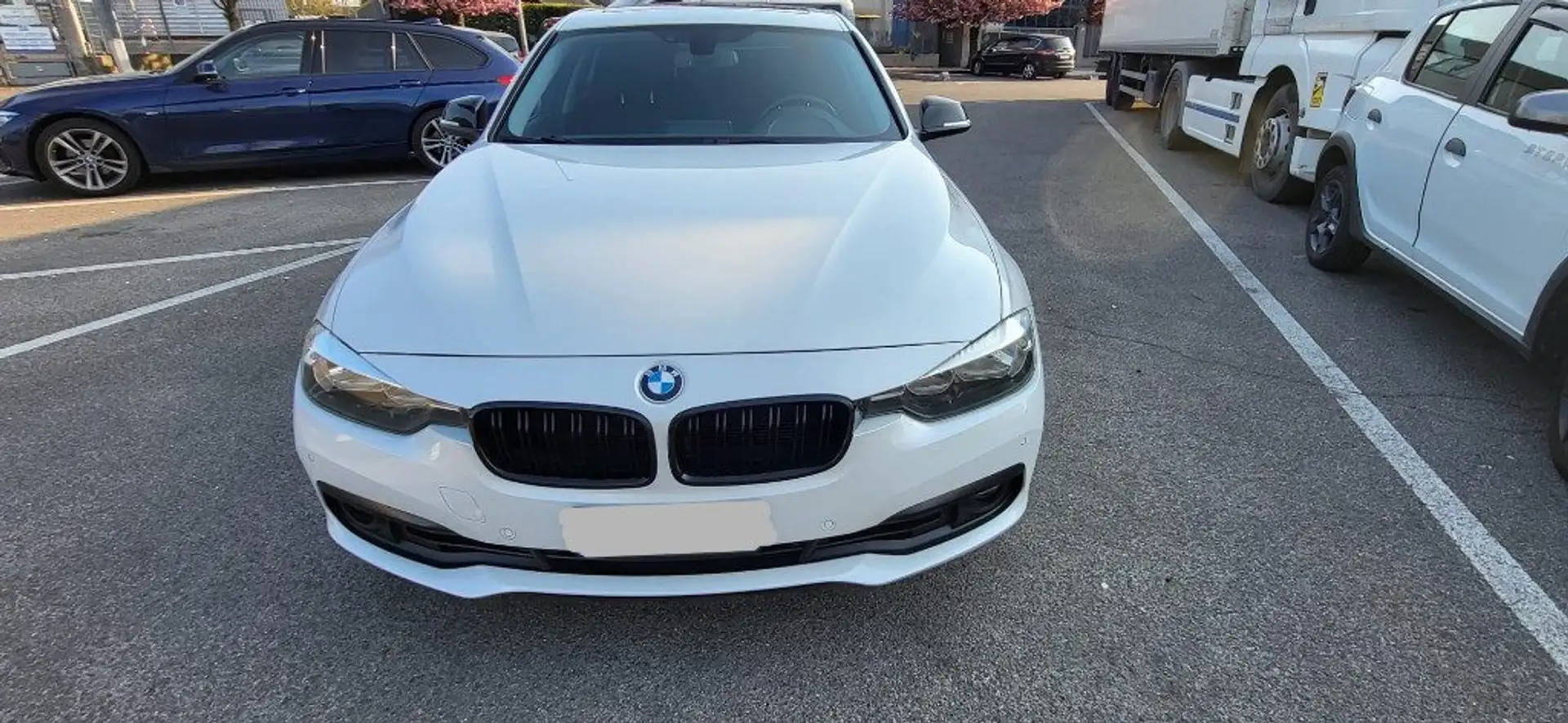 BMW 330 dA Touring Sport Blanc - 2