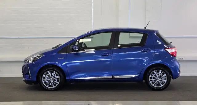 Toyota Yaris view 4