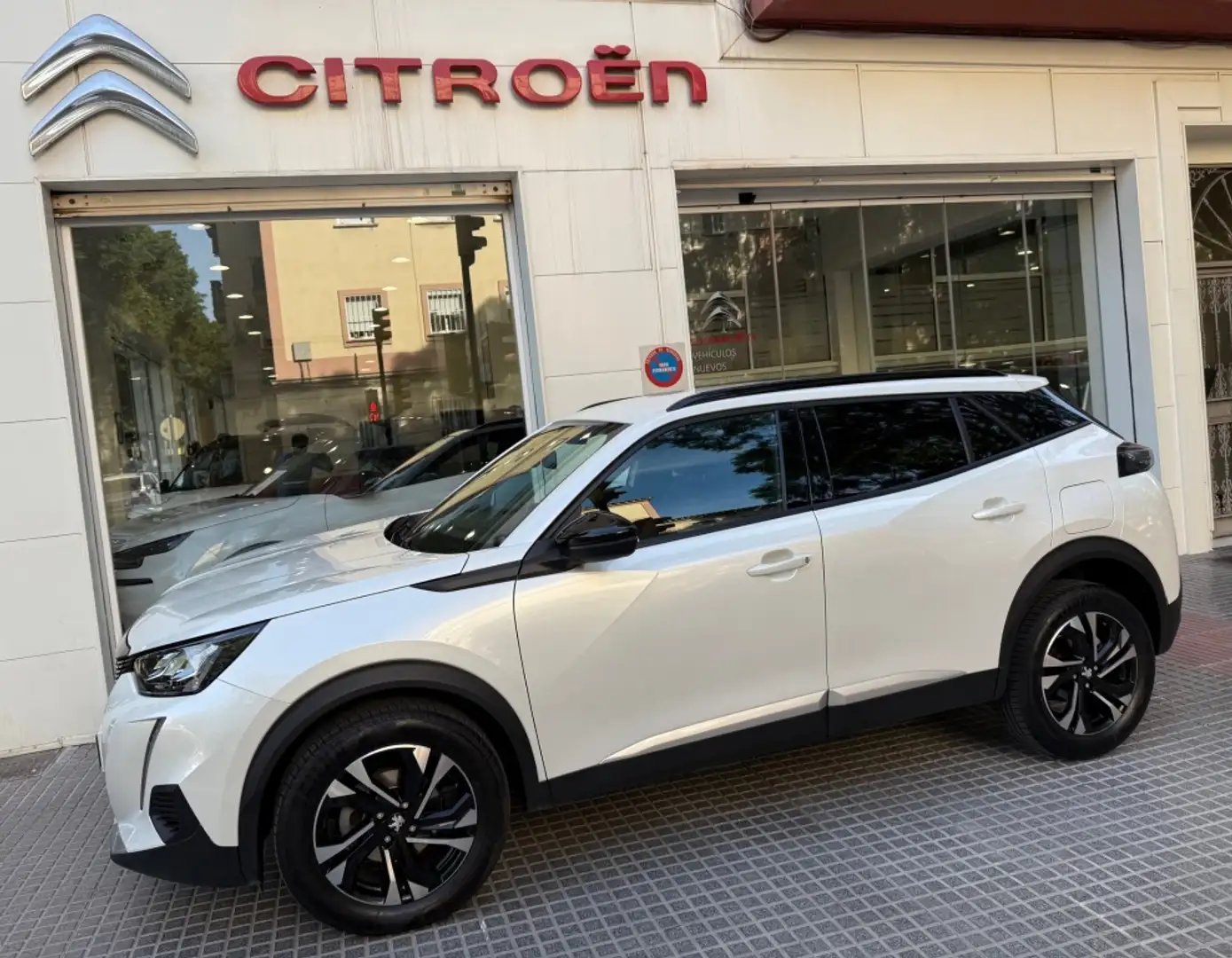 Peugeot 2008 1.2 PureTech S&S Allure Pack 130 Blanc - 2