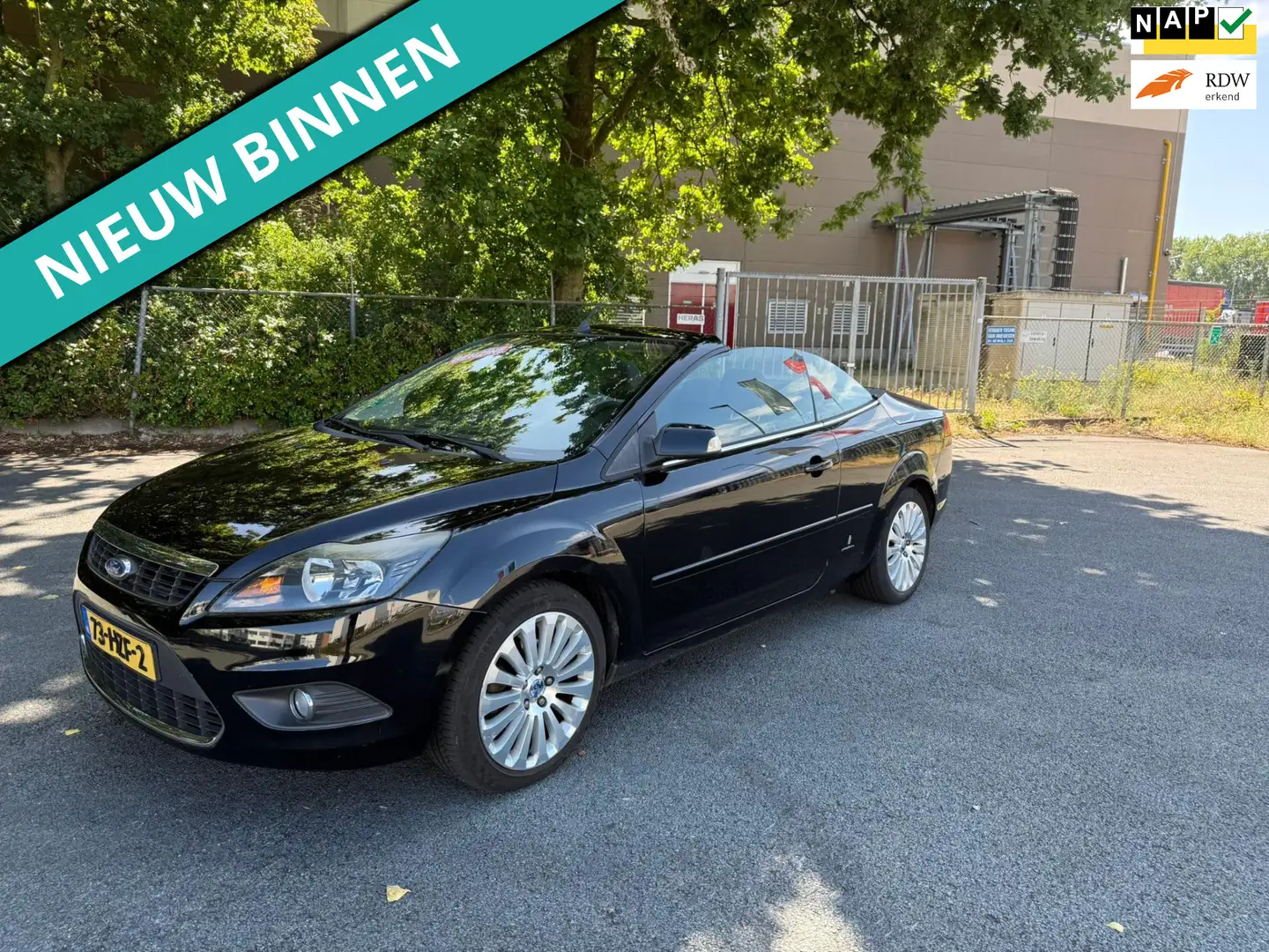 Ford Focus CC Coupé-Cabriolet 1.6 Trendline NETTE AUTO RIJDT EN Negro - 1