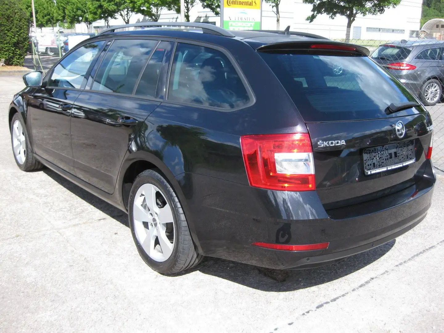 Skoda Octavia Combi Ambition**4xSitzhzg** Zwart - 2