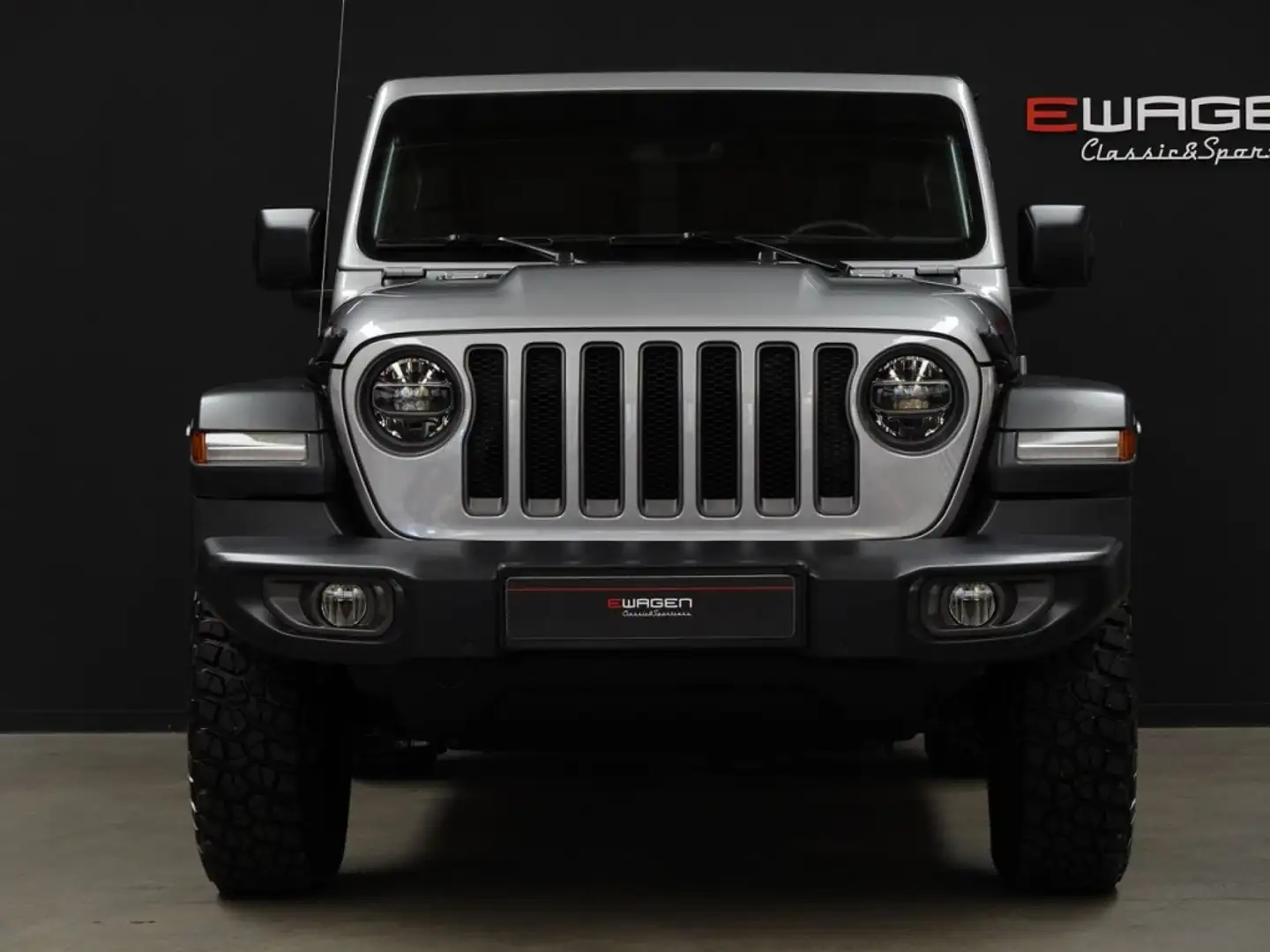 Jeep Wrangler 2.0T GME Rubicon 8ATX 197KW Plateado - 2