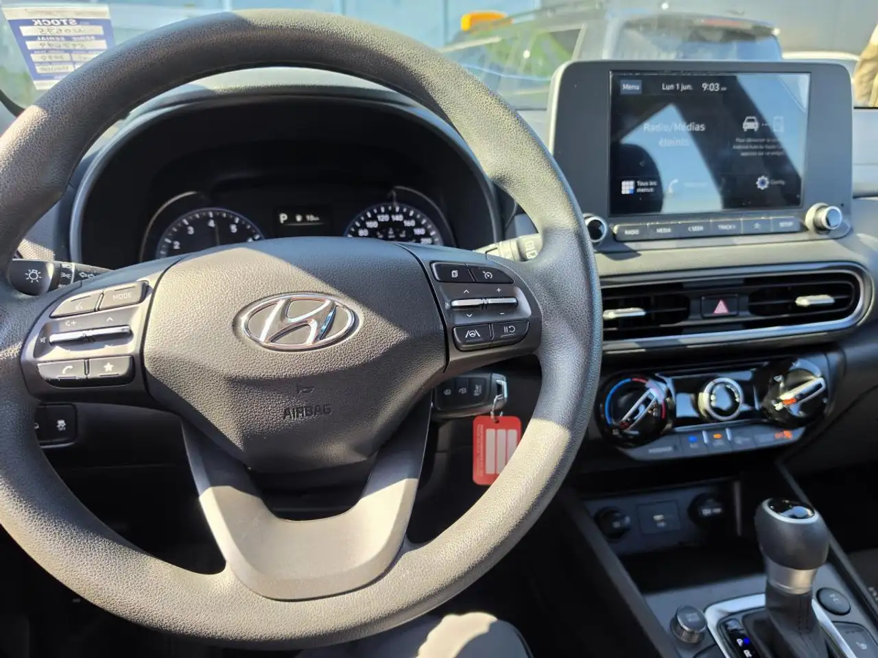 Hyundai KONA снимка Hyundai KONA