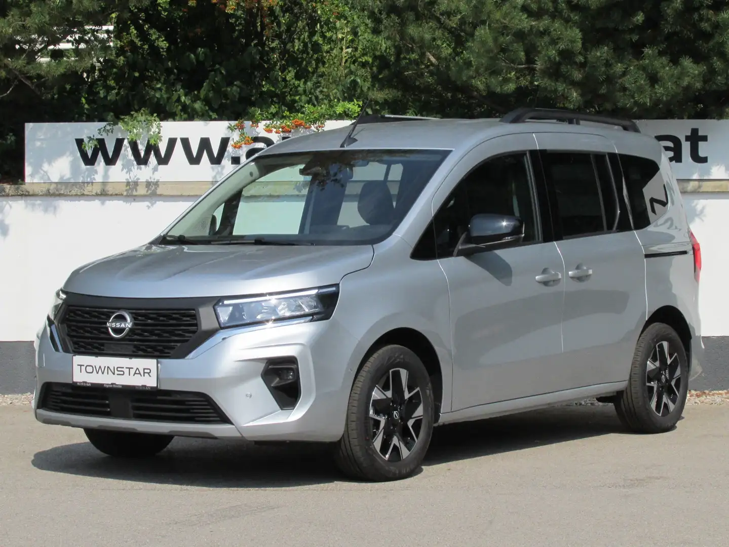 Nissan Townstar Tekna L1 DIG-T 130 Plateado - 1
