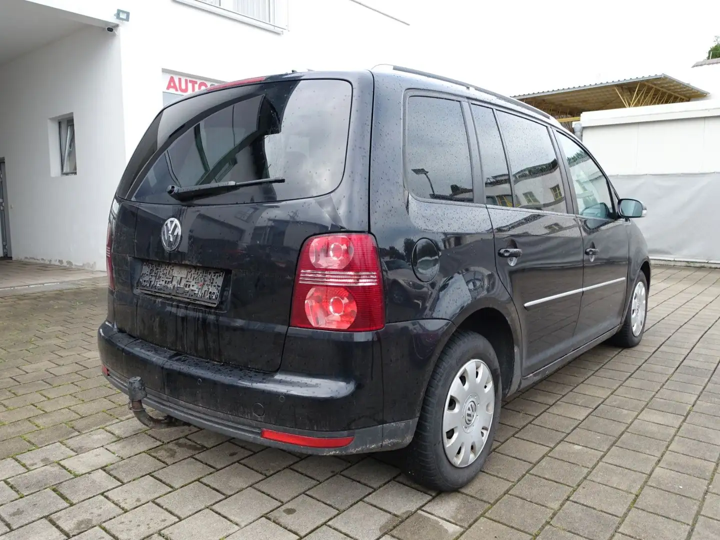 Volkswagen Touran Highline AHK/PDC Schwarz - 2